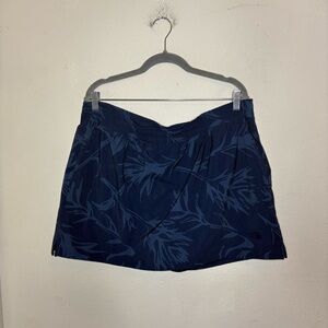 The North Face Navy Skirt with Shorts Underneath Size 2XL